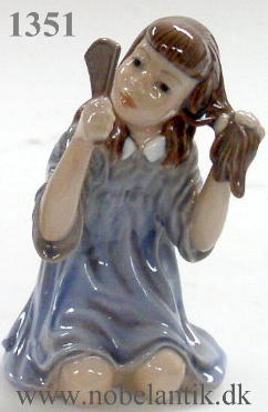 Lene m/spejl. H. 11 cm.  kr 1600.-